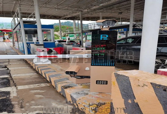 憑祥收費(fèi)站車牌識(shí)別